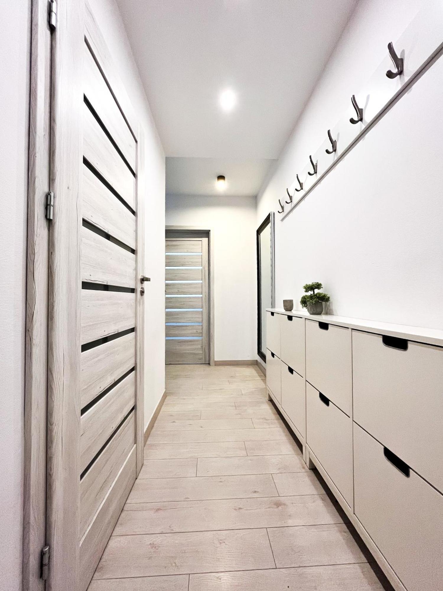 Walk To Park, Modern 2Bd Kitchen! Balcony, Parking Apartment Wroclaw Bagian luar foto